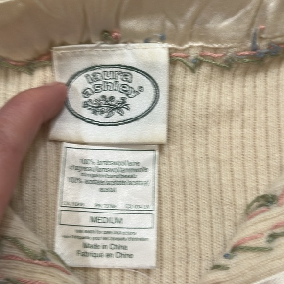 Laura Ashley Cream Wool Ribbed Cardigan with Floral Embroidery and silky Trim - Picture 3 of 6